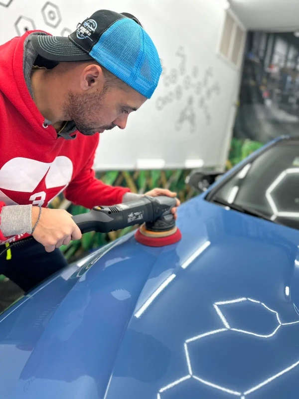 Машинно пастиране и полиране на автомобил — Detailing Center Yambol